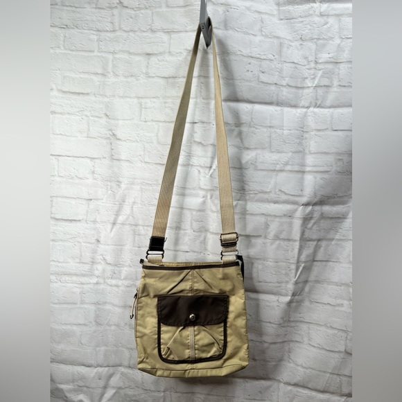 NATURALIZER sling bag in Nude color - Picture 2 of 7